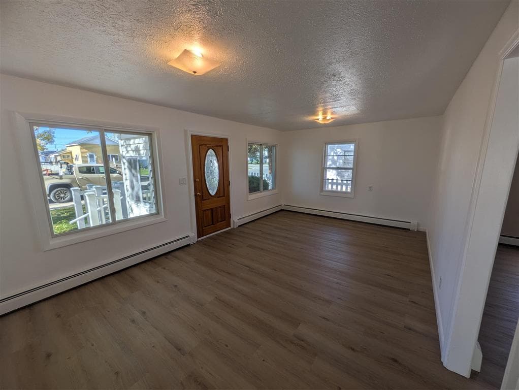 665 N Day St — photo 6 of 27