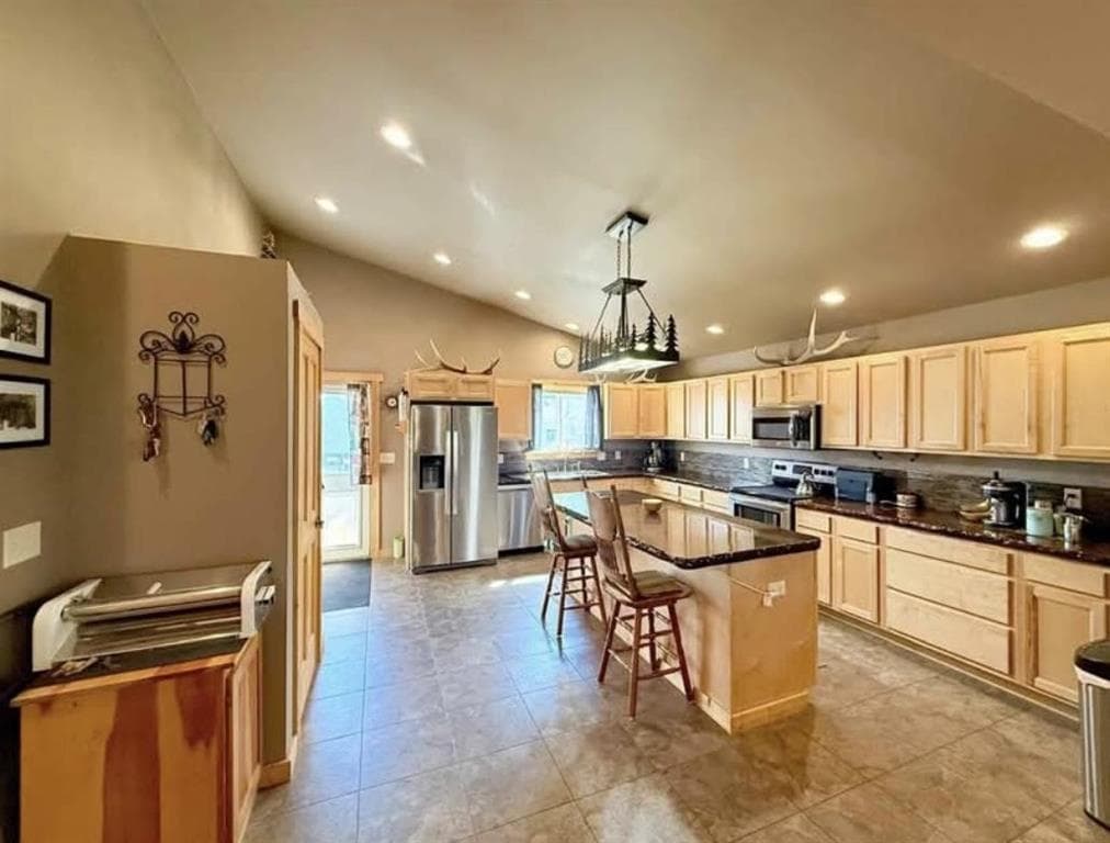 445 N Absaroka St — photo 16 of 42