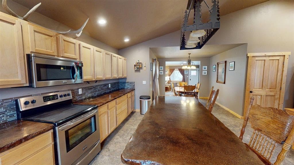 445 N Absaroka St — photo 18 of 42