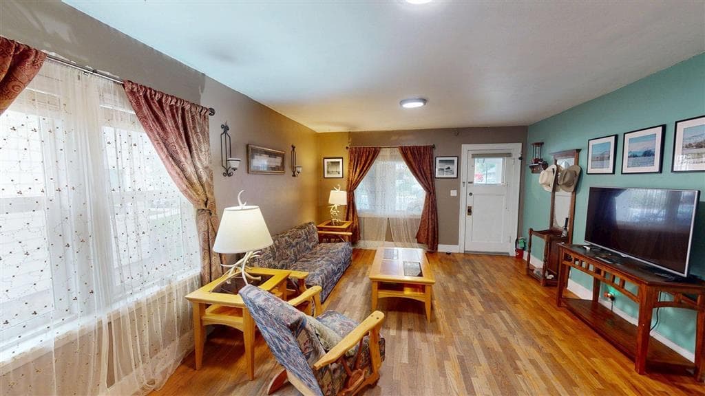 445 N Absaroka St — photo 4 of 42