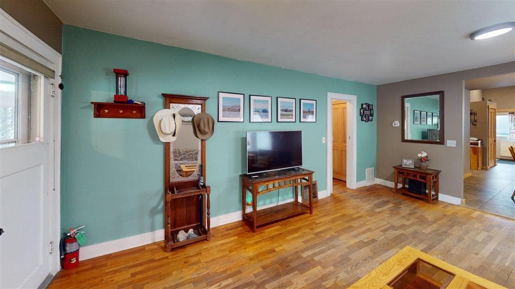 445 N Absaroka St — photo 5 of 42