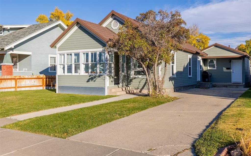 1007 Alger Ave photo 1