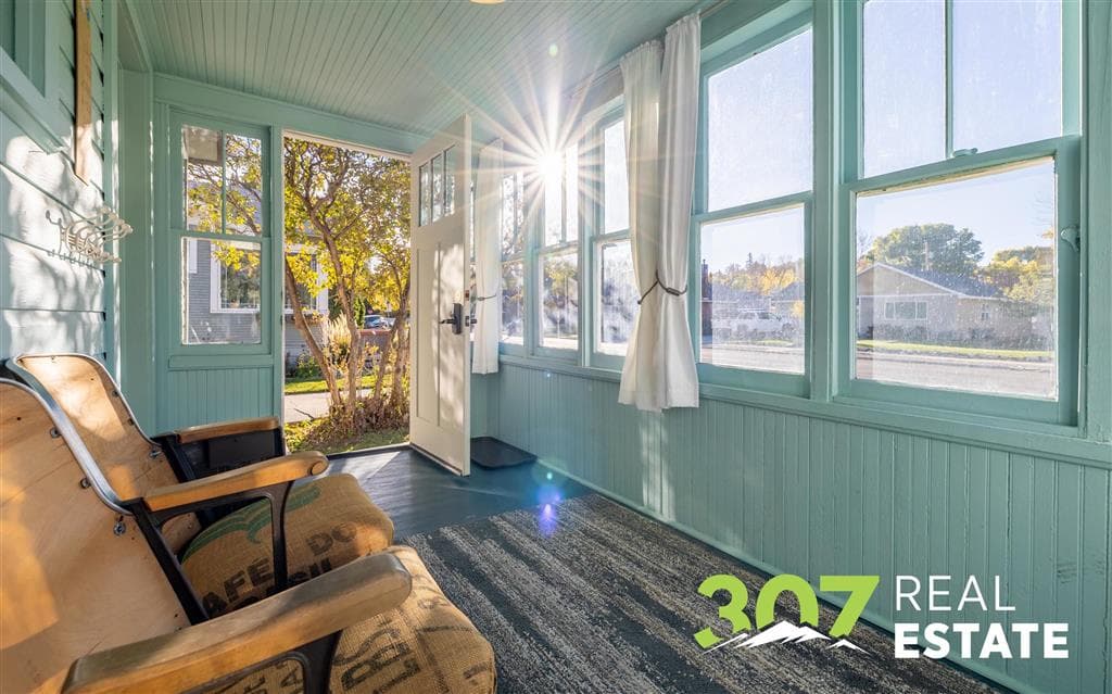 1007 Alger Ave — photo 2 of 49