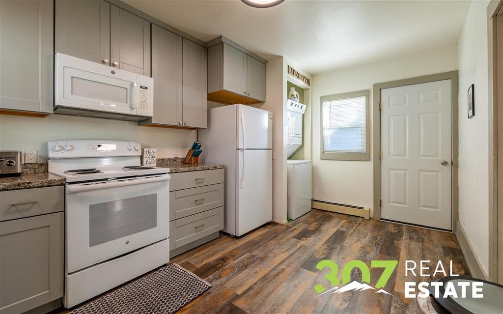 1007 Alger Ave — photo 12 of 49