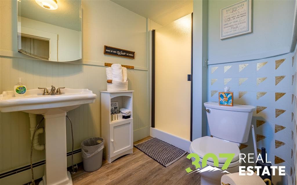 1007 Alger Ave — photo 15 of 49