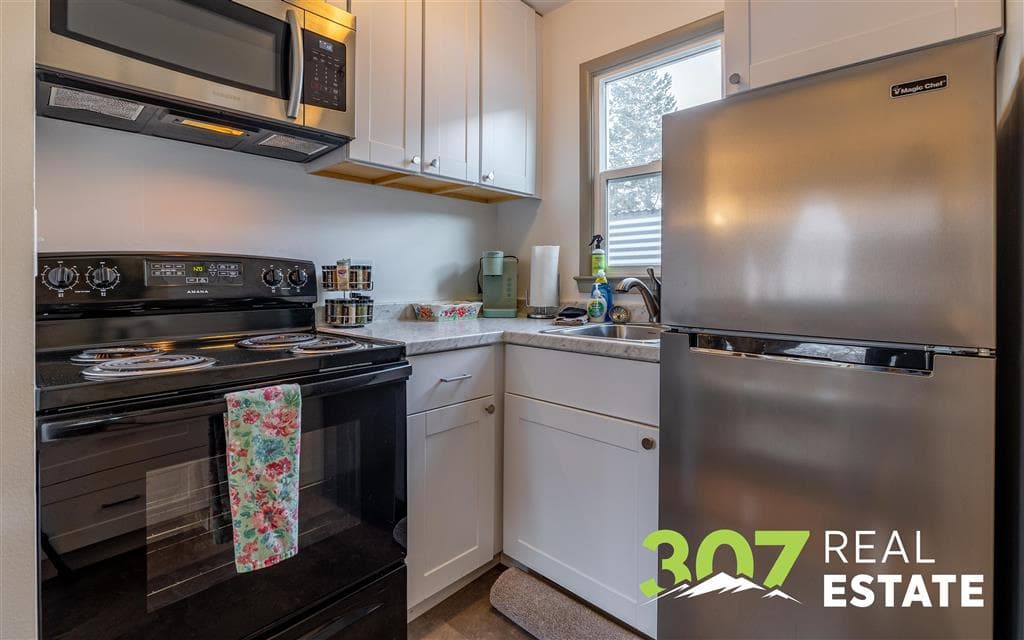 1007 Alger Ave — photo 25 of 49