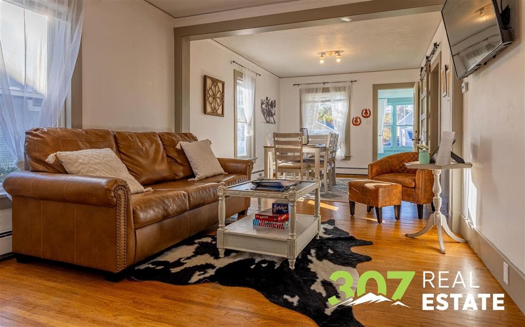 1007 Alger Ave — photo 4 of 49