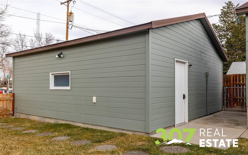 1007 Alger Ave — photo 34 of 49