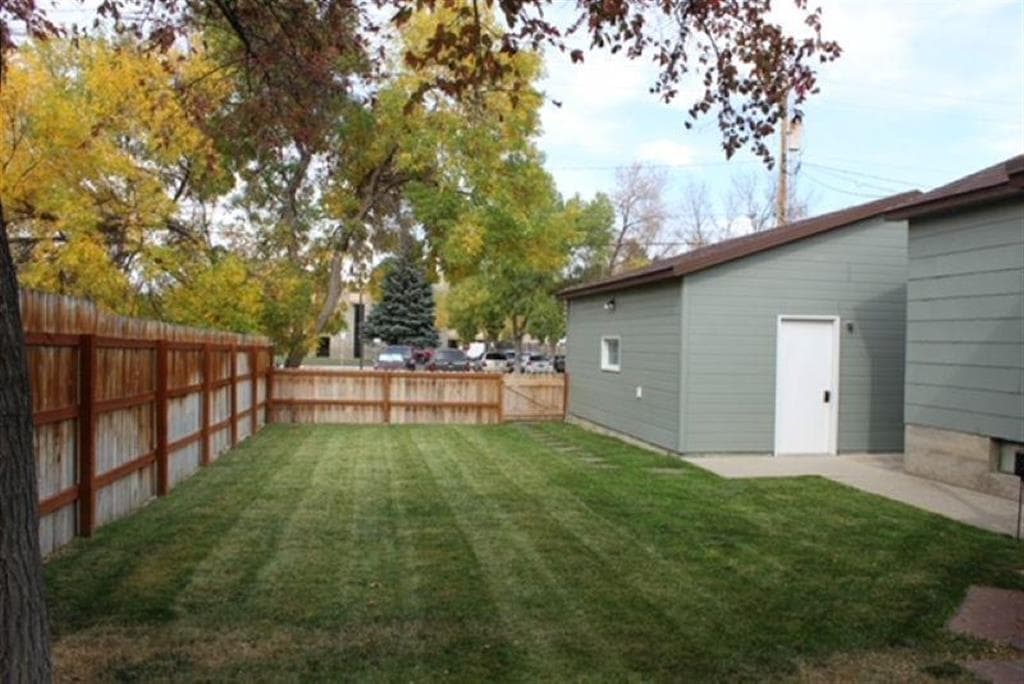 1007 Alger Ave — photo 40 of 49