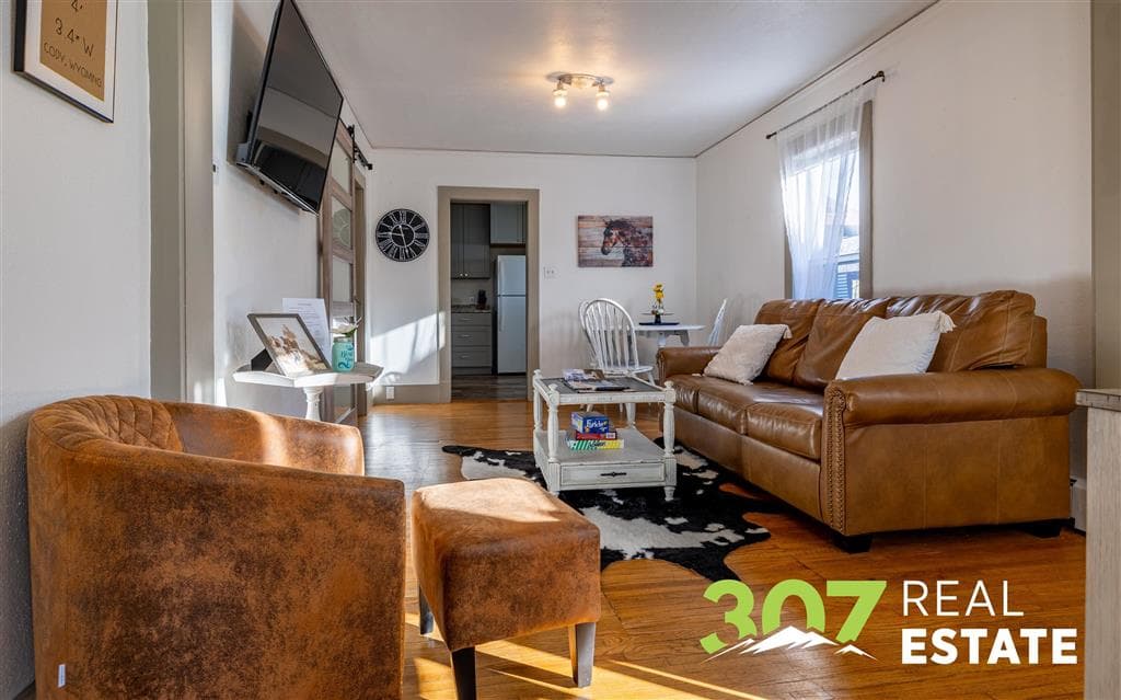 1007 Alger Ave — photo 7 of 49