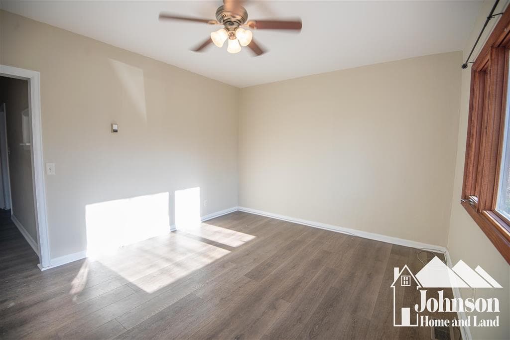 235 N Cheyenne St — photo 2 of 24