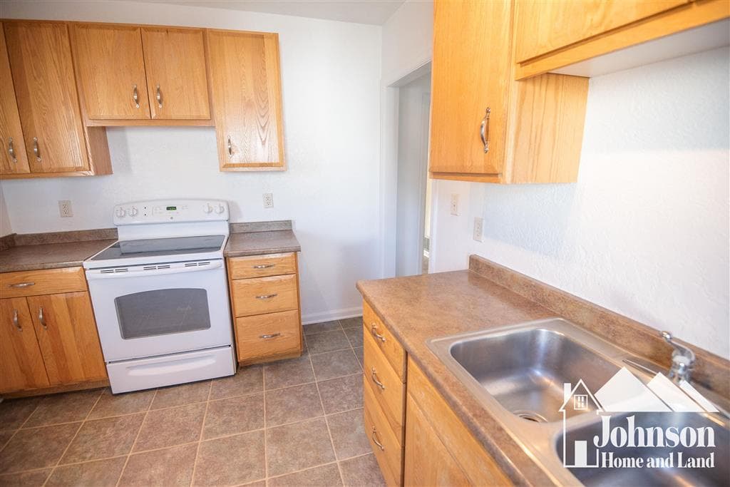 235 N Cheyenne St — photo 15 of 24