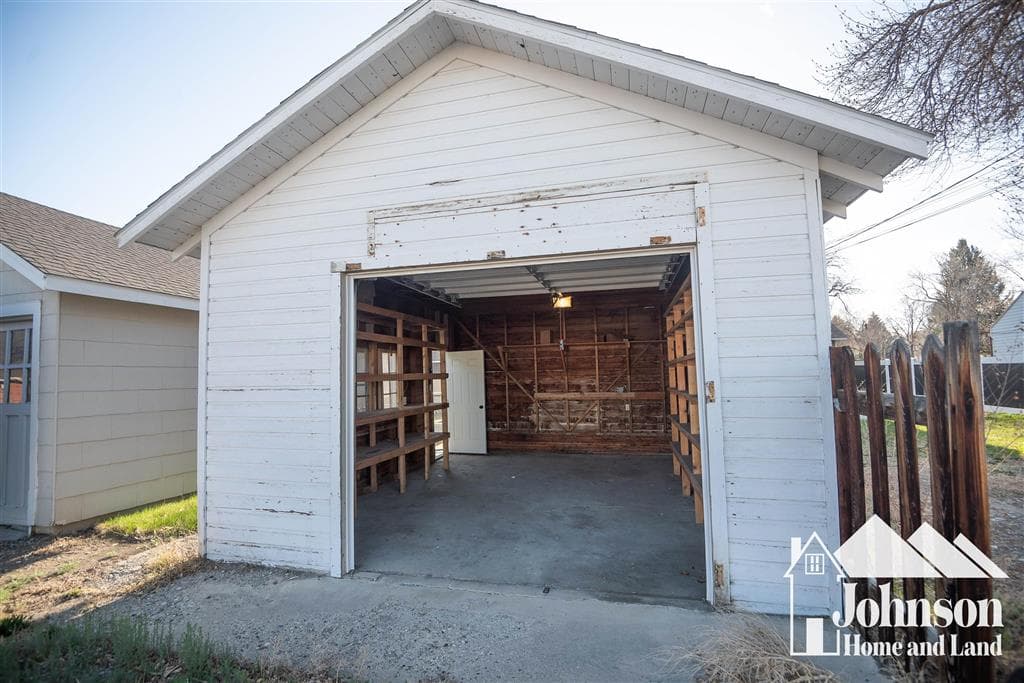 235 N Cheyenne St — photo 22 of 24