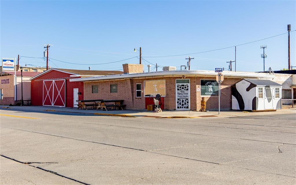 540 1st Ave S photo 1