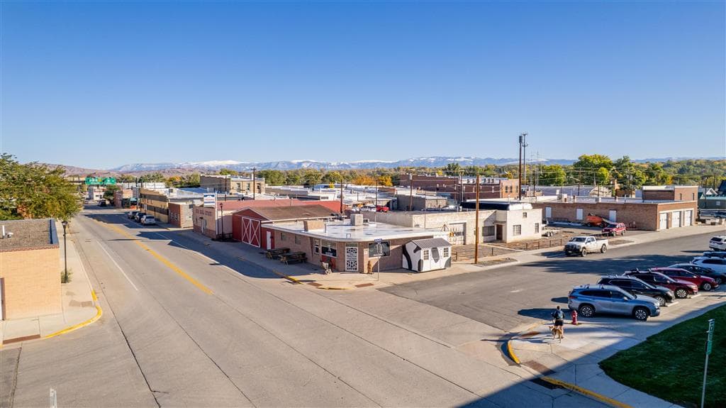 540 1st Ave S — photo 2 of 19