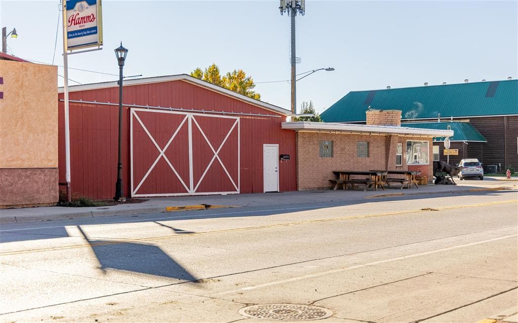 540 1st Ave S — photo 17 of 19