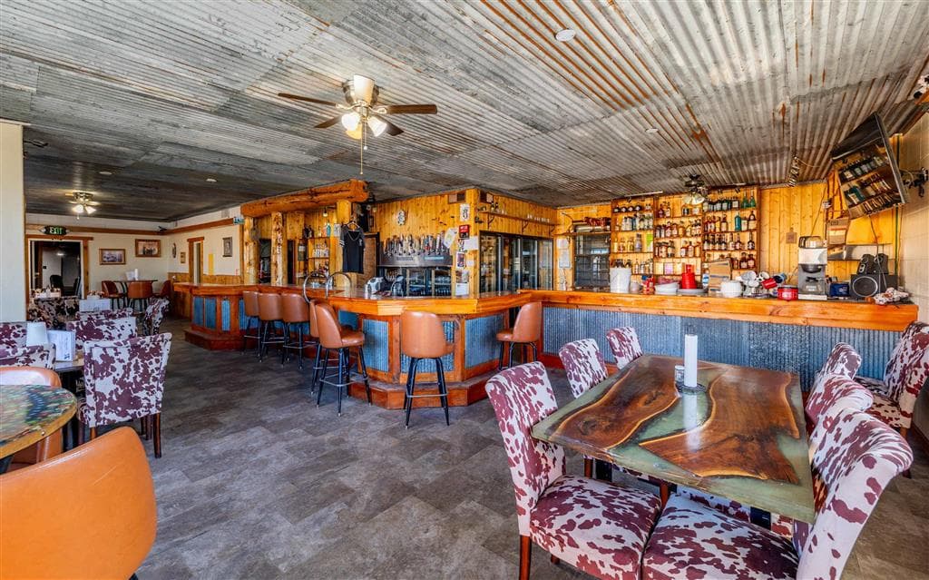 540 1st Ave S — photo 3 of 19