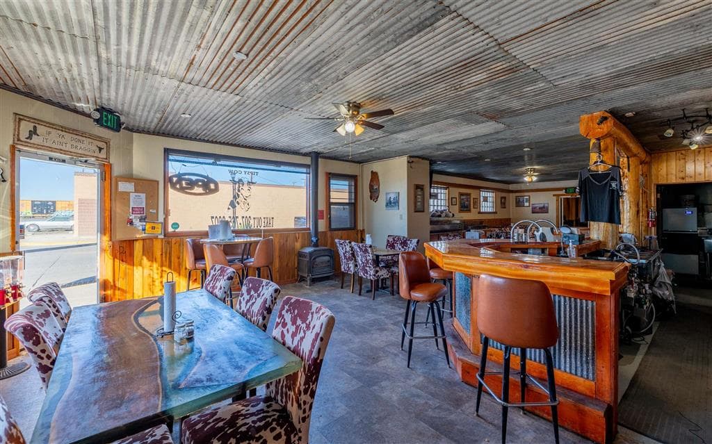 540 1st Ave S — photo 4 of 19