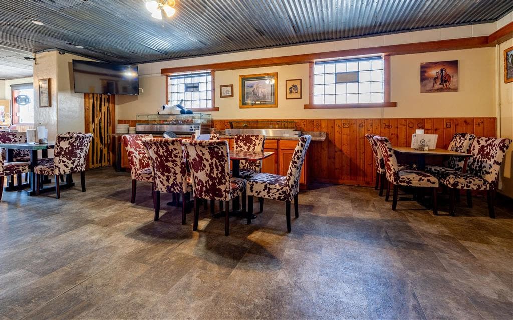 540 1st Ave S — photo 5 of 19