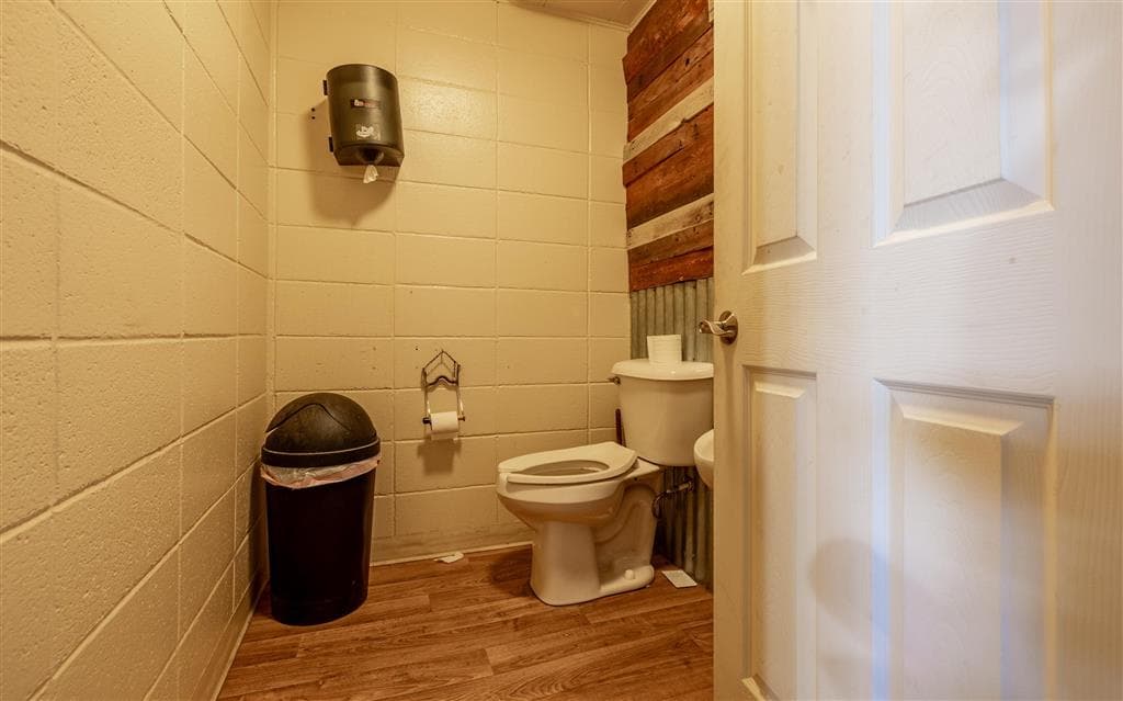 540 1st Ave S — photo 10 of 19