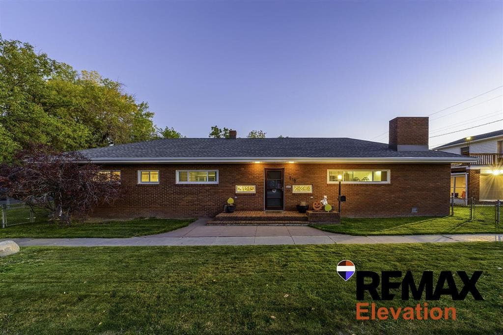 210 W 1st St — photo 2 of 77