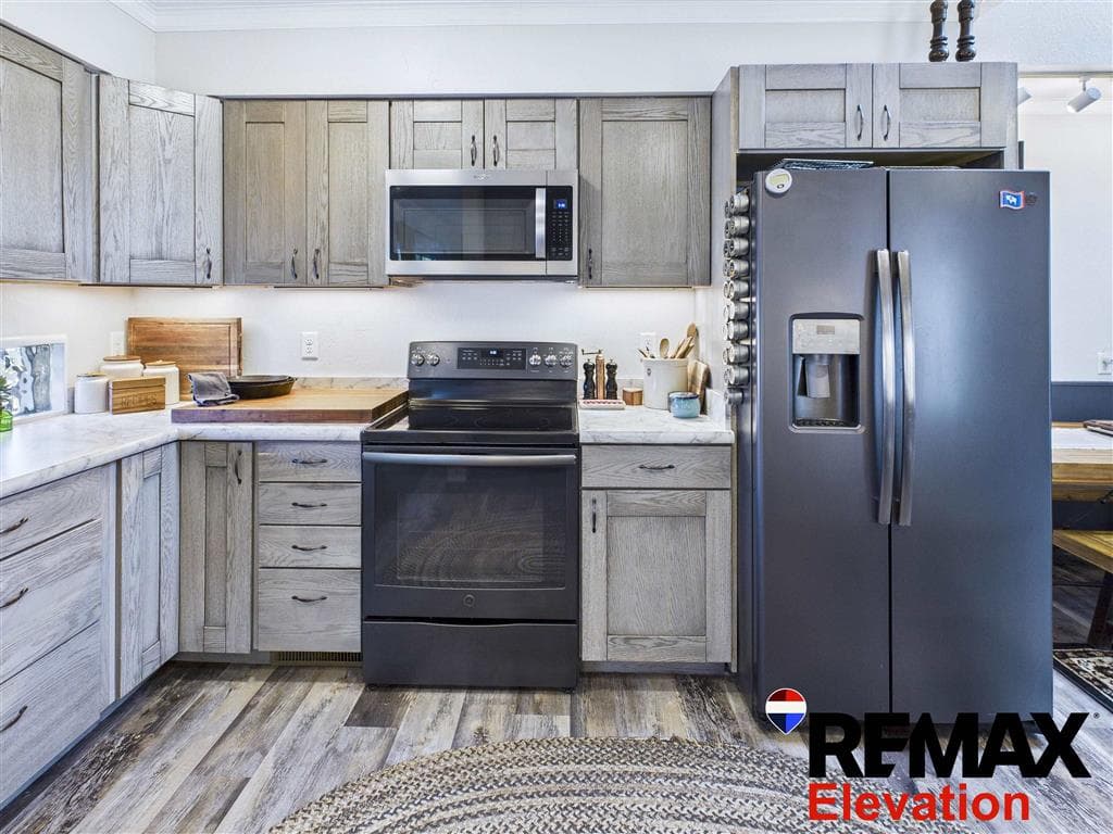 210 W 1st St — photo 12 of 77