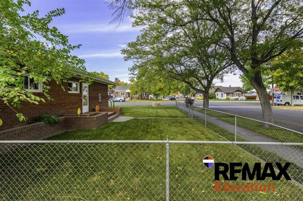 210 W 1st St — photo 7 of 77