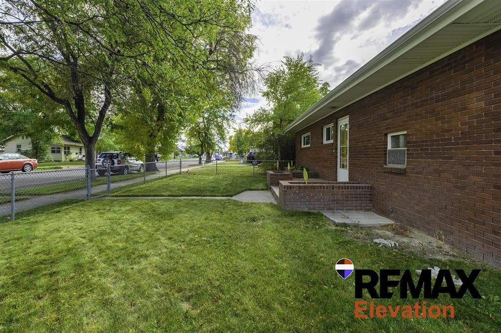 210 W 1st St — photo 8 of 77