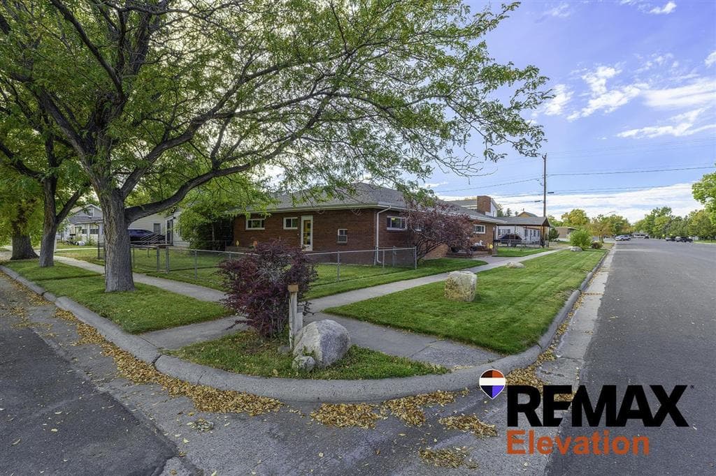 210 W 1st St — photo 9 of 77