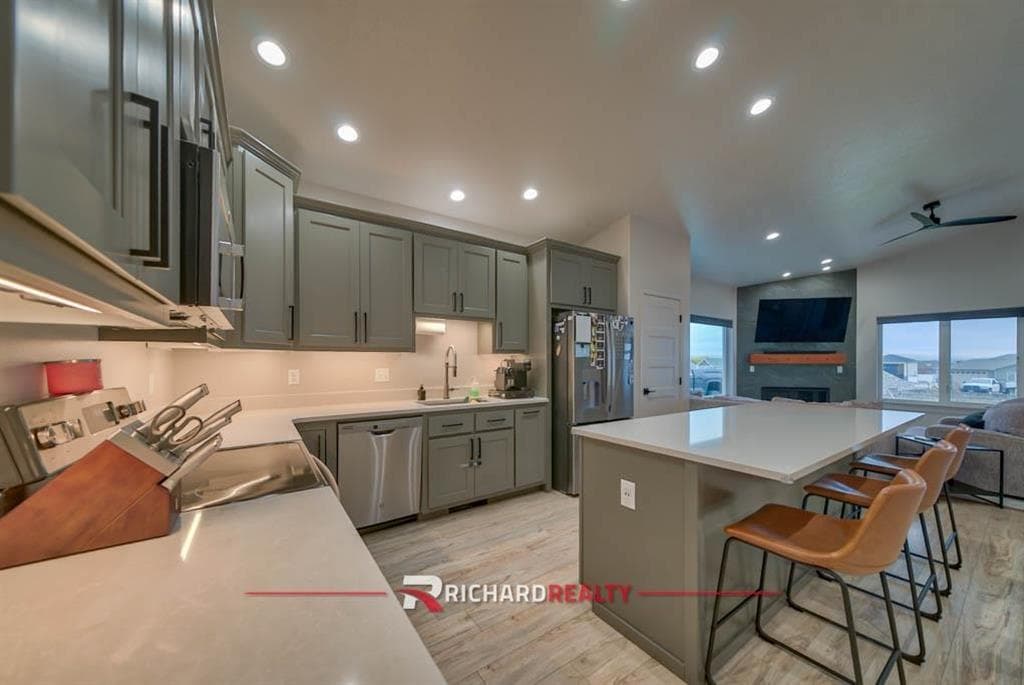 755 Go Around Loop — photo 11 of 35