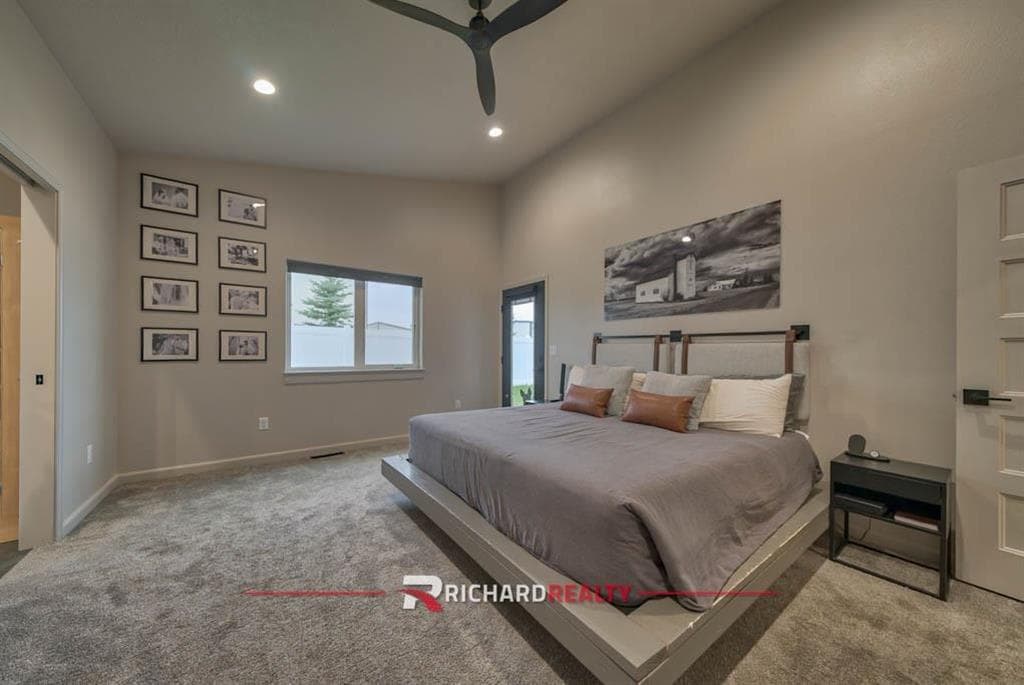 755 Go Around Loop — photo 14 of 35