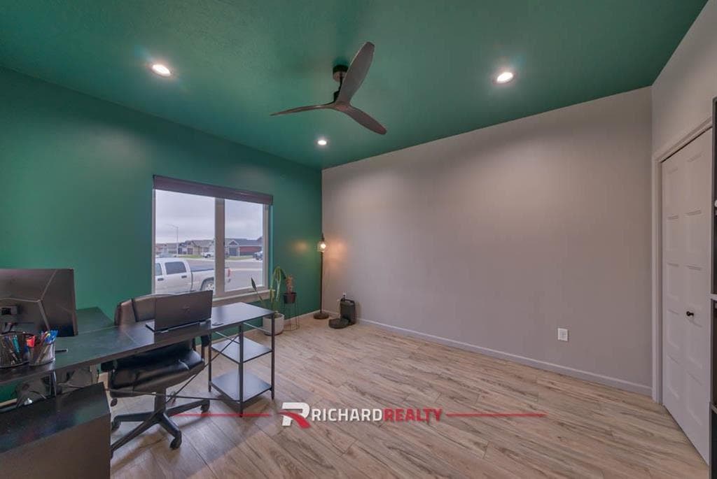 755 Go Around Loop — photo 25 of 35