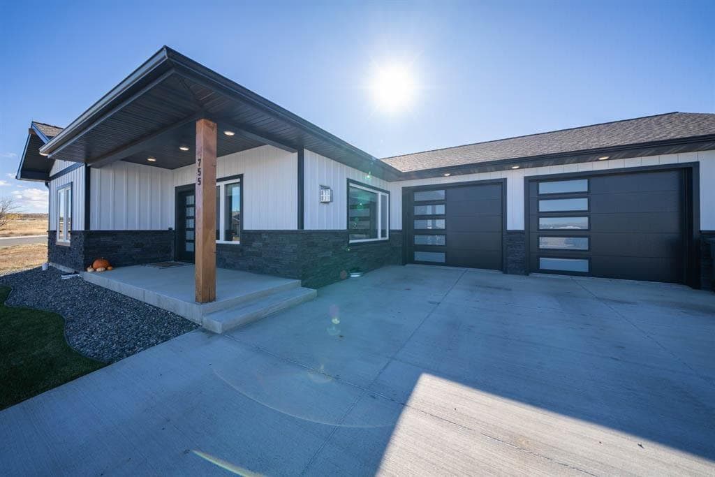 755 Go Around Loop — photo 34 of 35