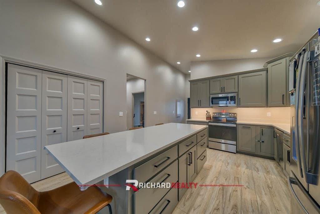 755 Go Around Loop — photo 9 of 35