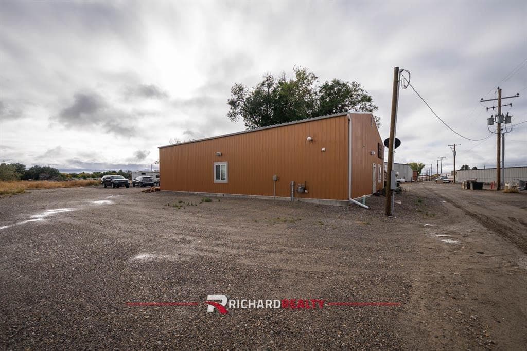 607 & 609 West Lane — photo 40 of 43