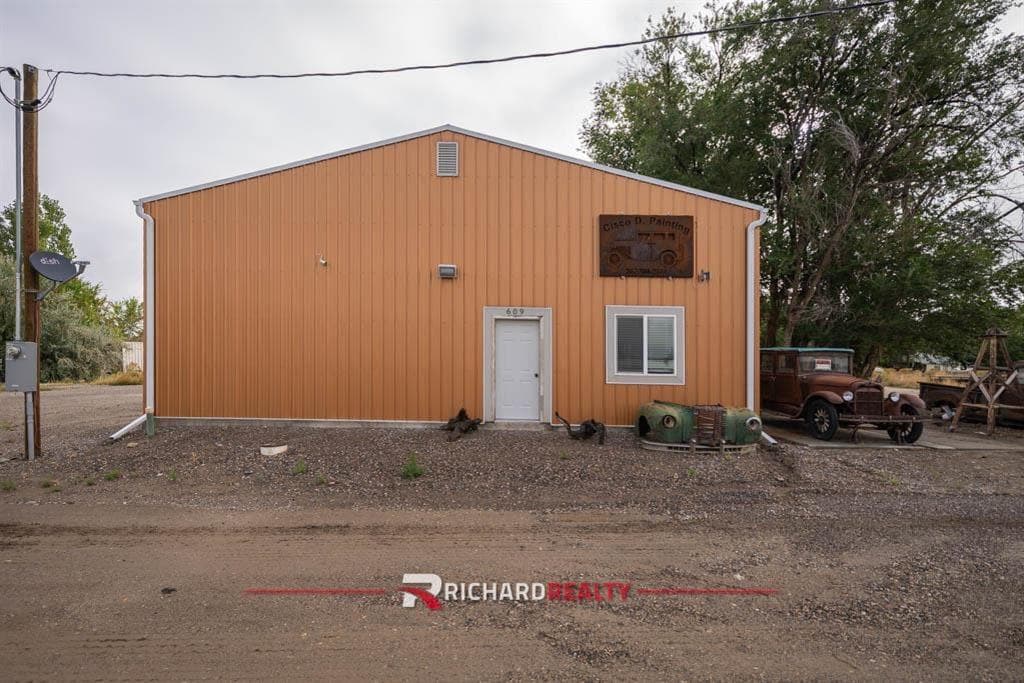 607 & 609 West Lane — photo 41 of 43