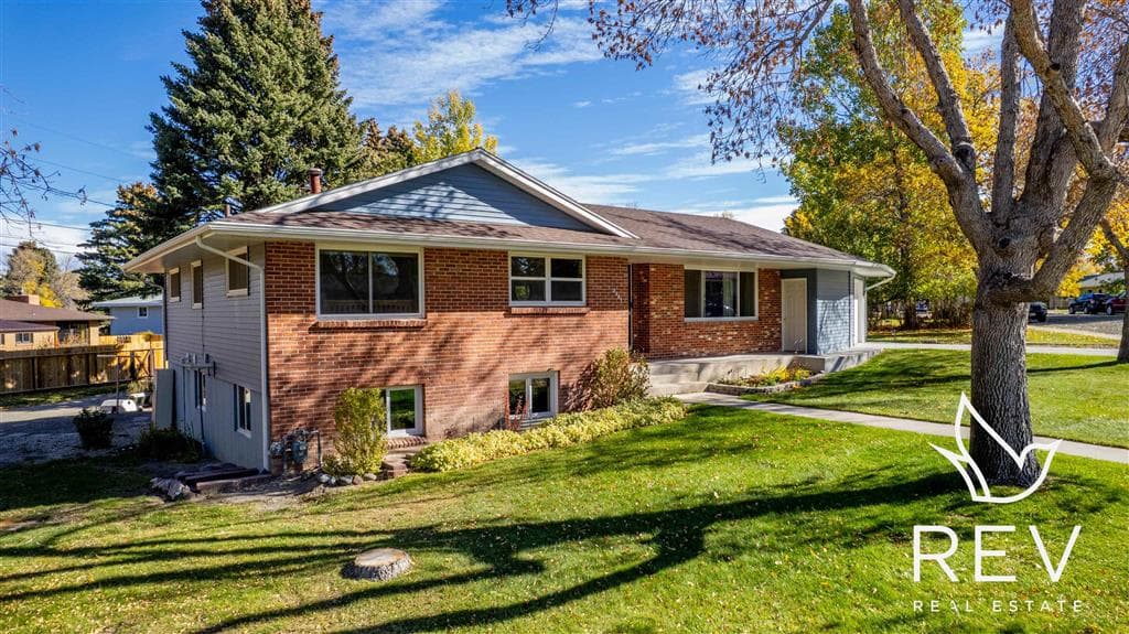 2307 Carter Ave — photo 2 of 36