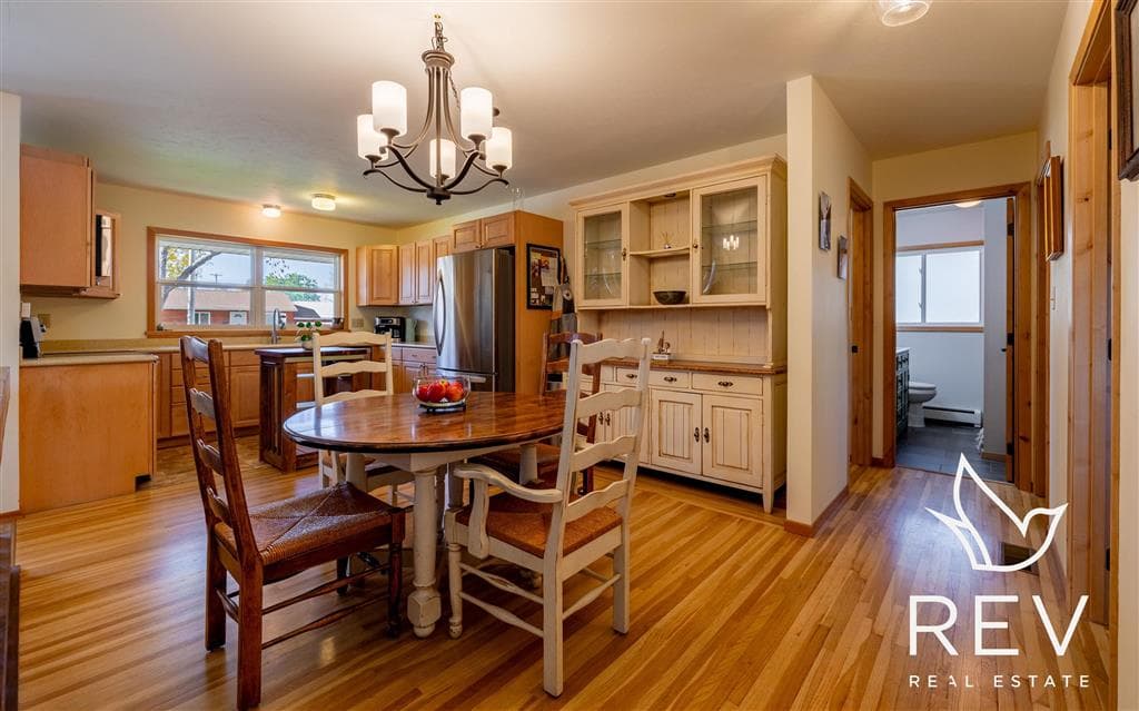 2307 Carter Ave — photo 11 of 36