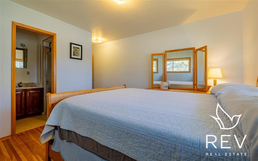 2307 Carter Ave — photo 18 of 36