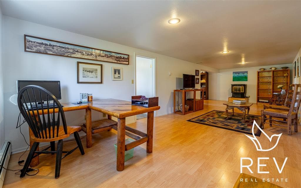 2307 Carter Ave — photo 19 of 36