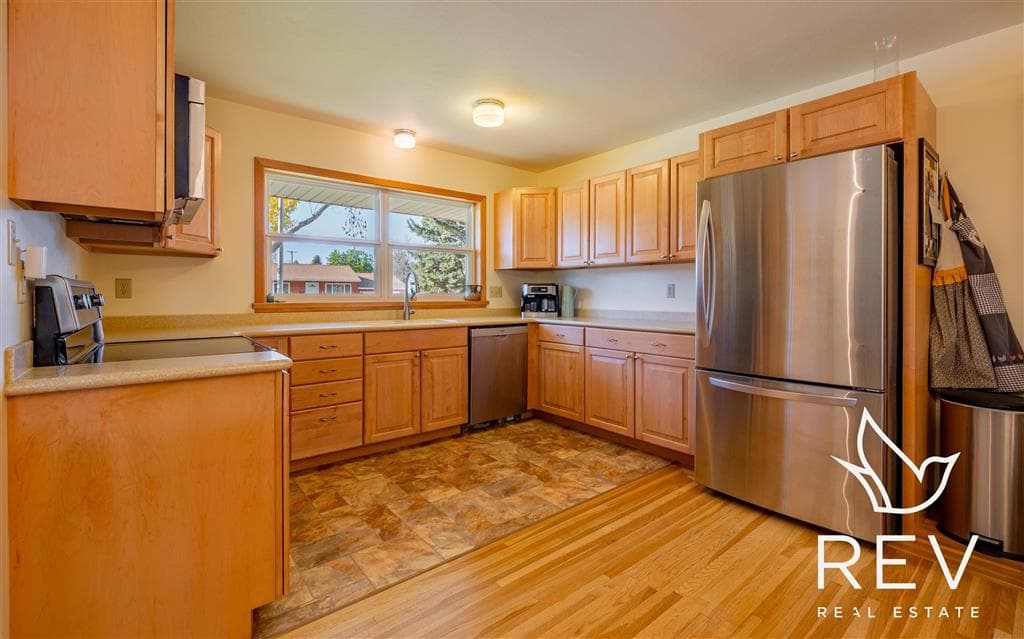 2307 Carter Ave — photo 6 of 36