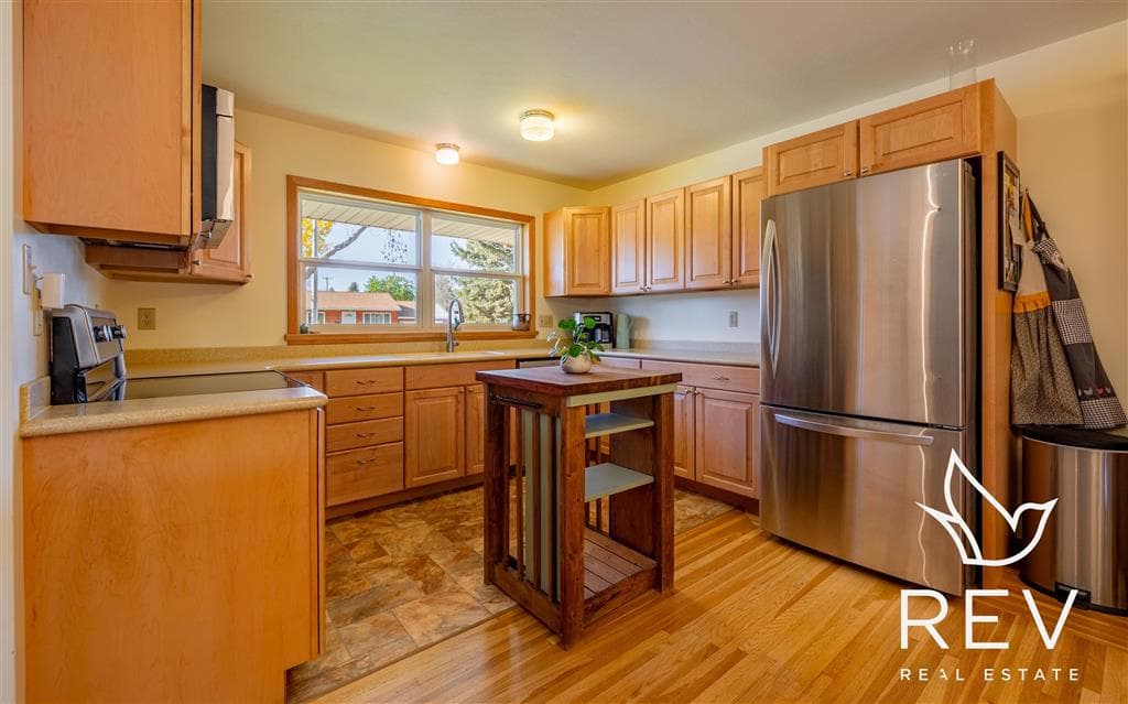 2307 Carter Ave — photo 7 of 36