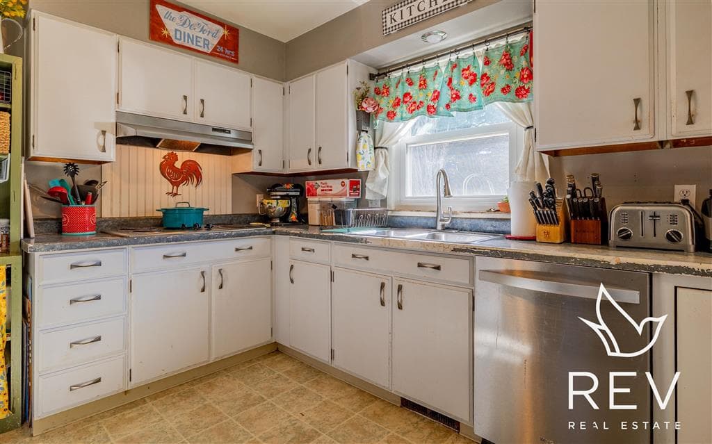 1220 Alpine Ave — photo 11 of 49