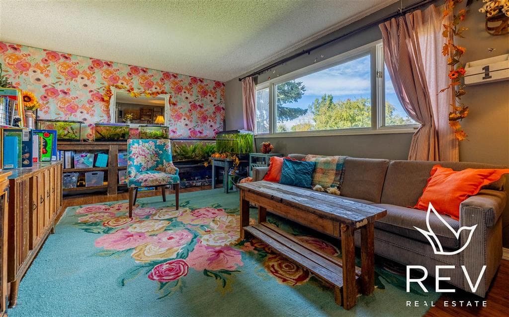 1220 Alpine Ave — photo 4 of 49