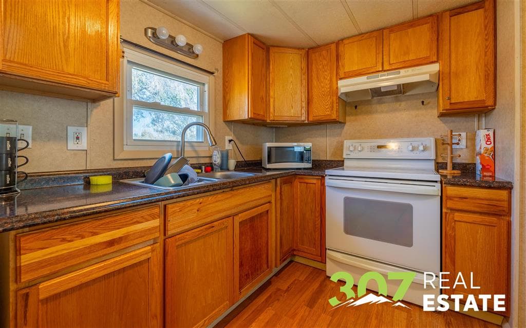 228 C St — photo 6 of 17