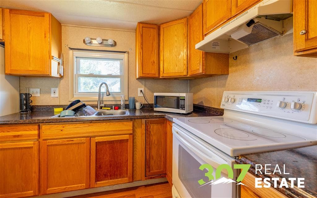 228 C St — photo 7 of 17