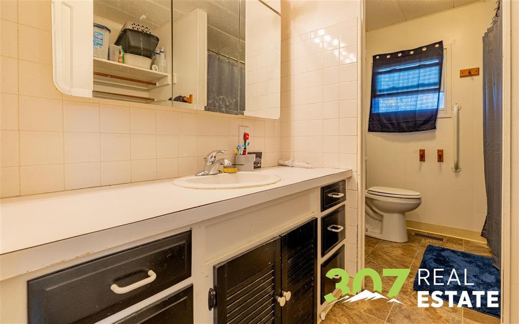 228 C St — photo 10 of 17