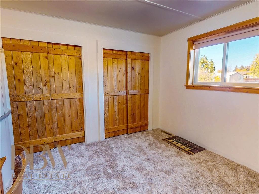 300 Lewis Ave — photo 12 of 40