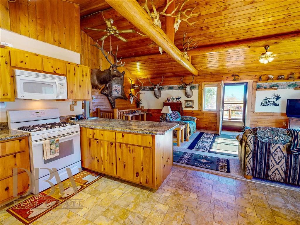 300 Lewis Ave — photo 4 of 40