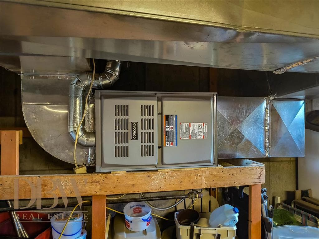 300 Lewis Ave — photo 35 of 40